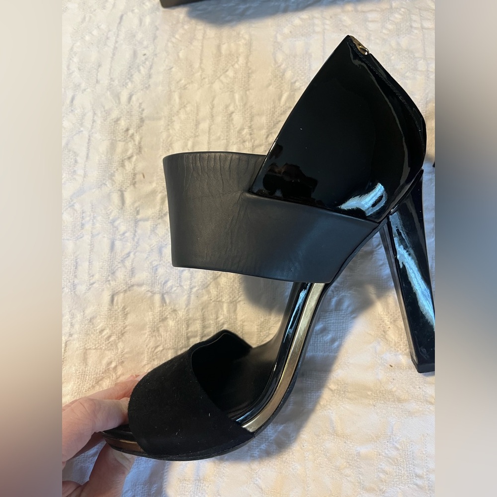 Gucci Kid Scamosciato Babylon heels in black patent - Picture 6 of 9